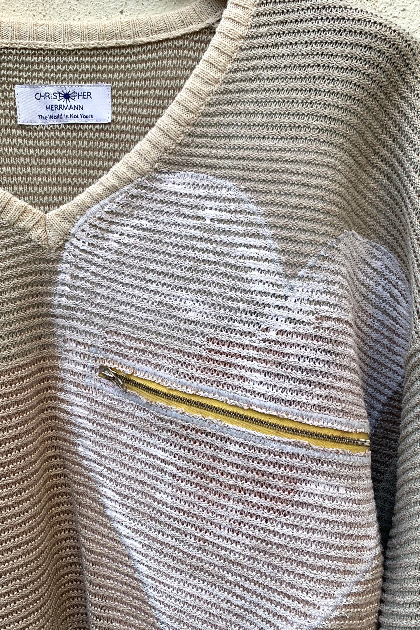 Upcycling Deep V-Neck Strickpullover Beige L