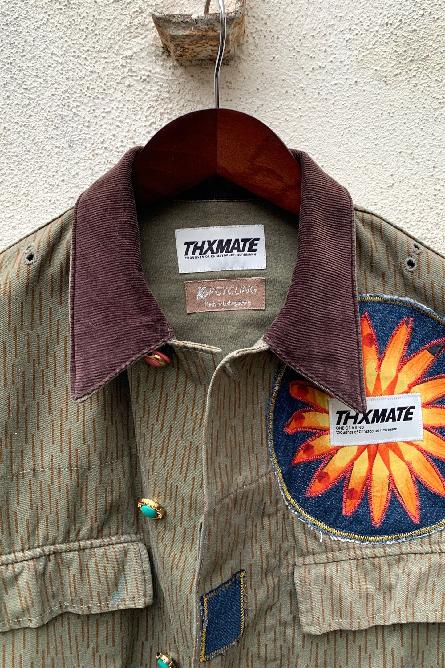 Upcycling Flower-Power Jacke Khaki M