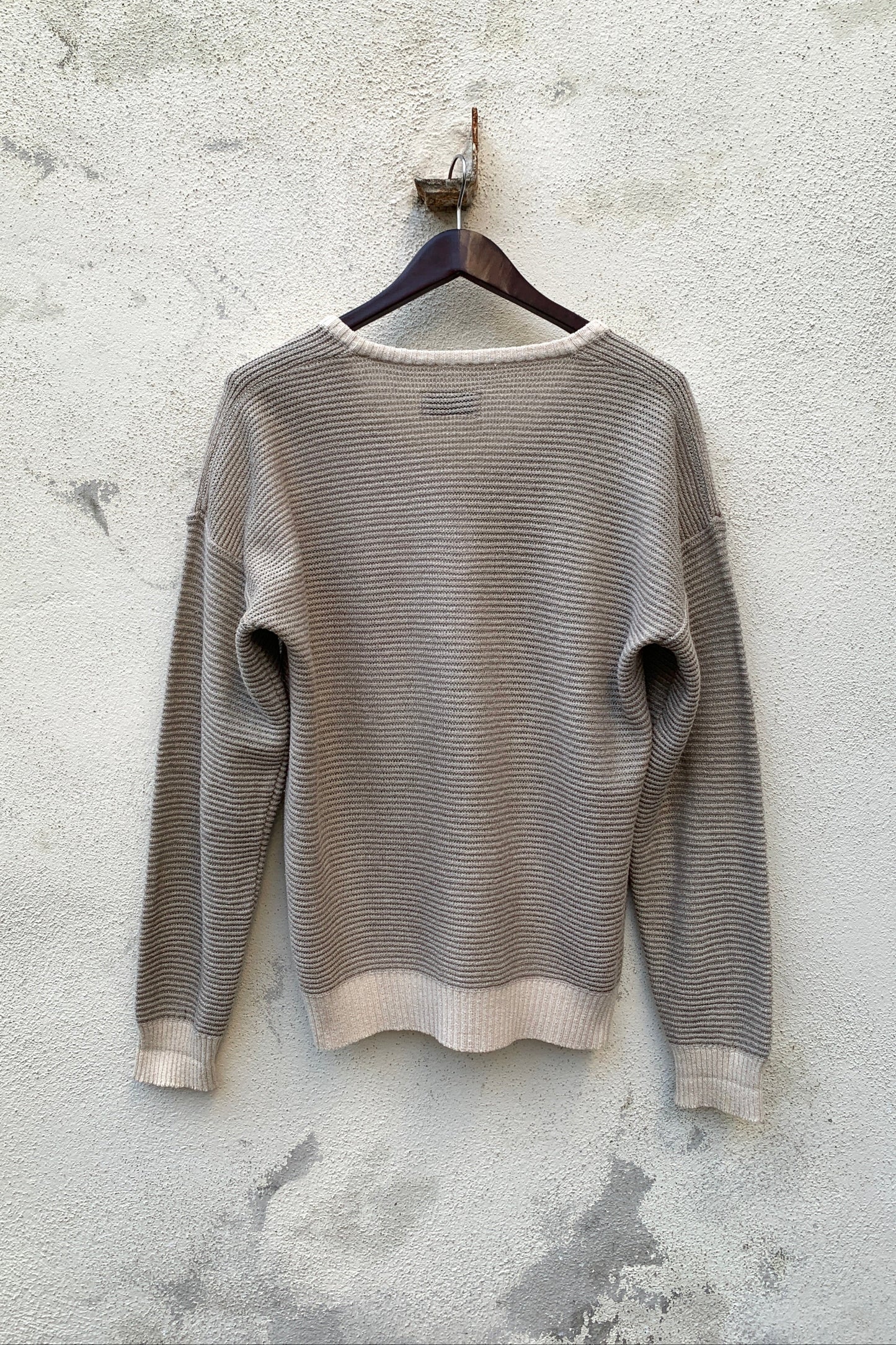 Upcycling Deep V-Neck Strickpullover Beige L