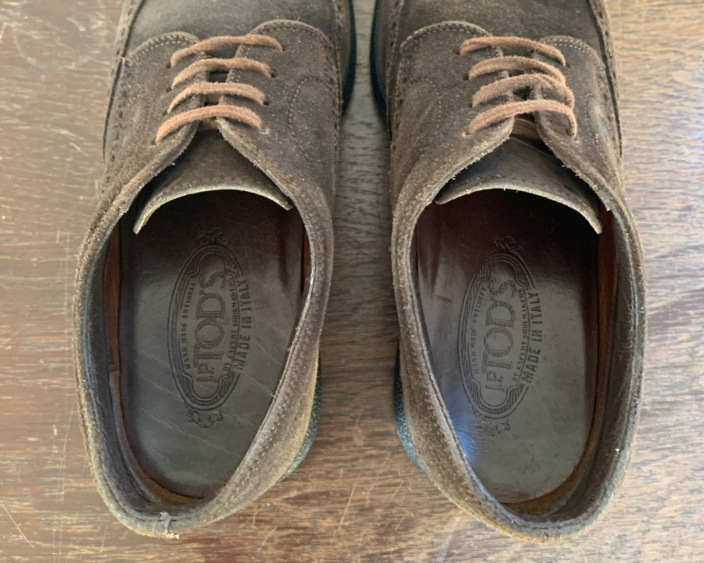 Tod's Wingtip Wildleder Schuhe Dunkelbraun 39