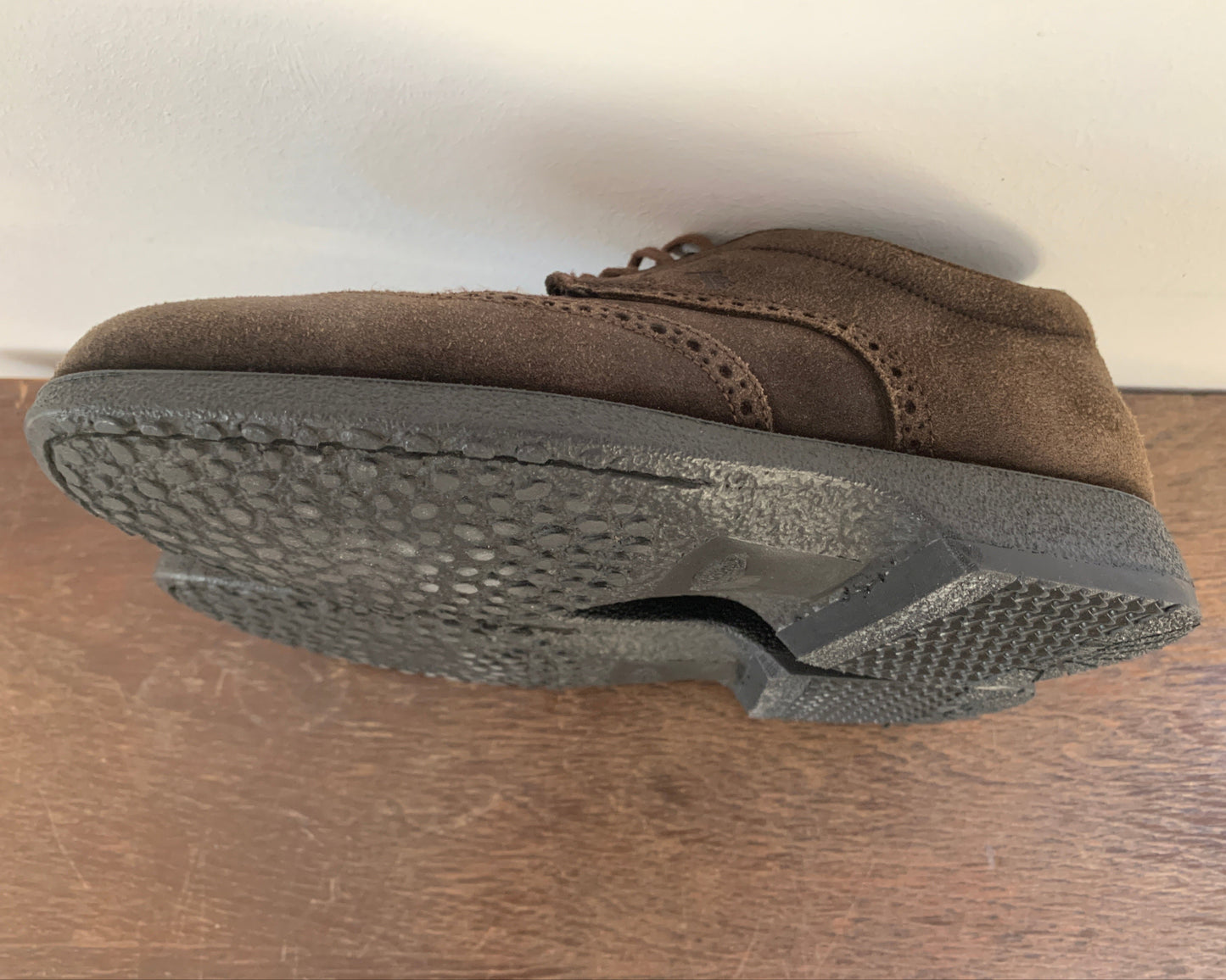 Tod's Wingtip Wildleder Schuhe Dunkelbraun 39
