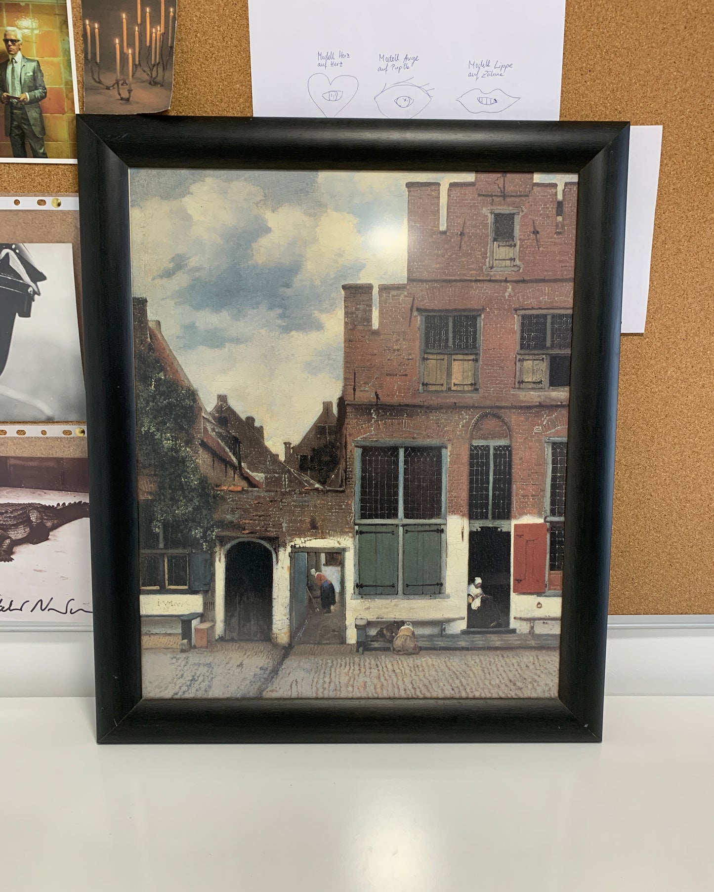 Straße in Delft von Jan Vermeer mit Rahmen