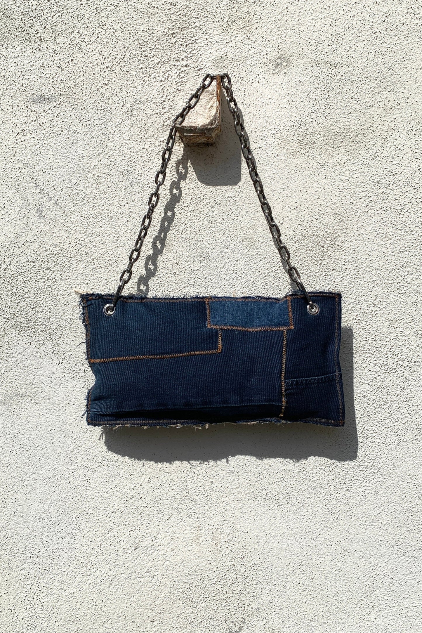 Upcycling Patchwork Jeans Clutch Dunkelblau