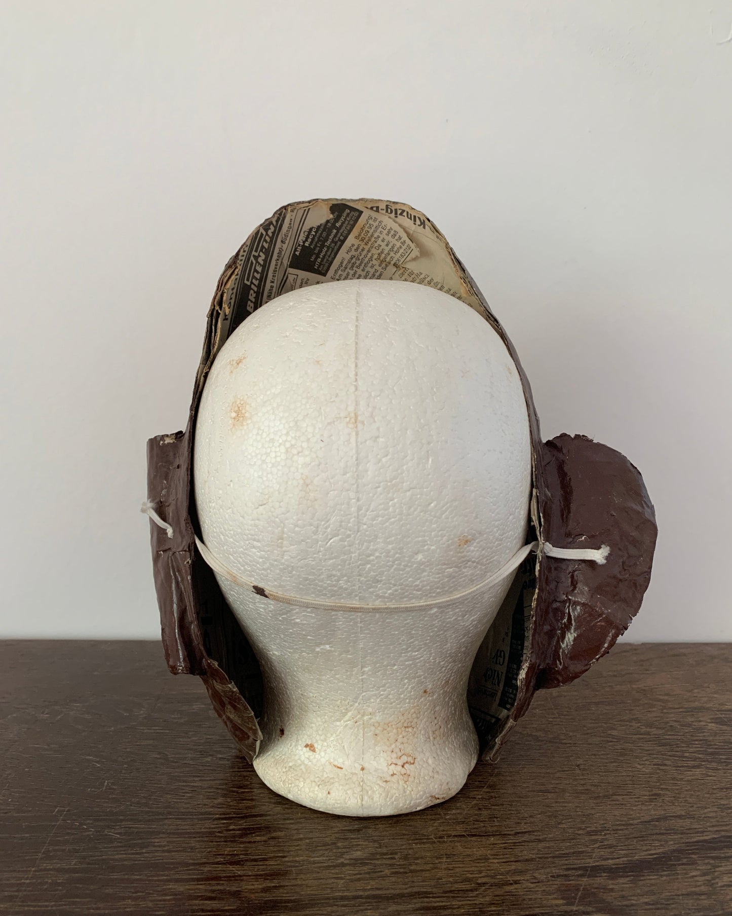 Affenmaske aus Pappmaché