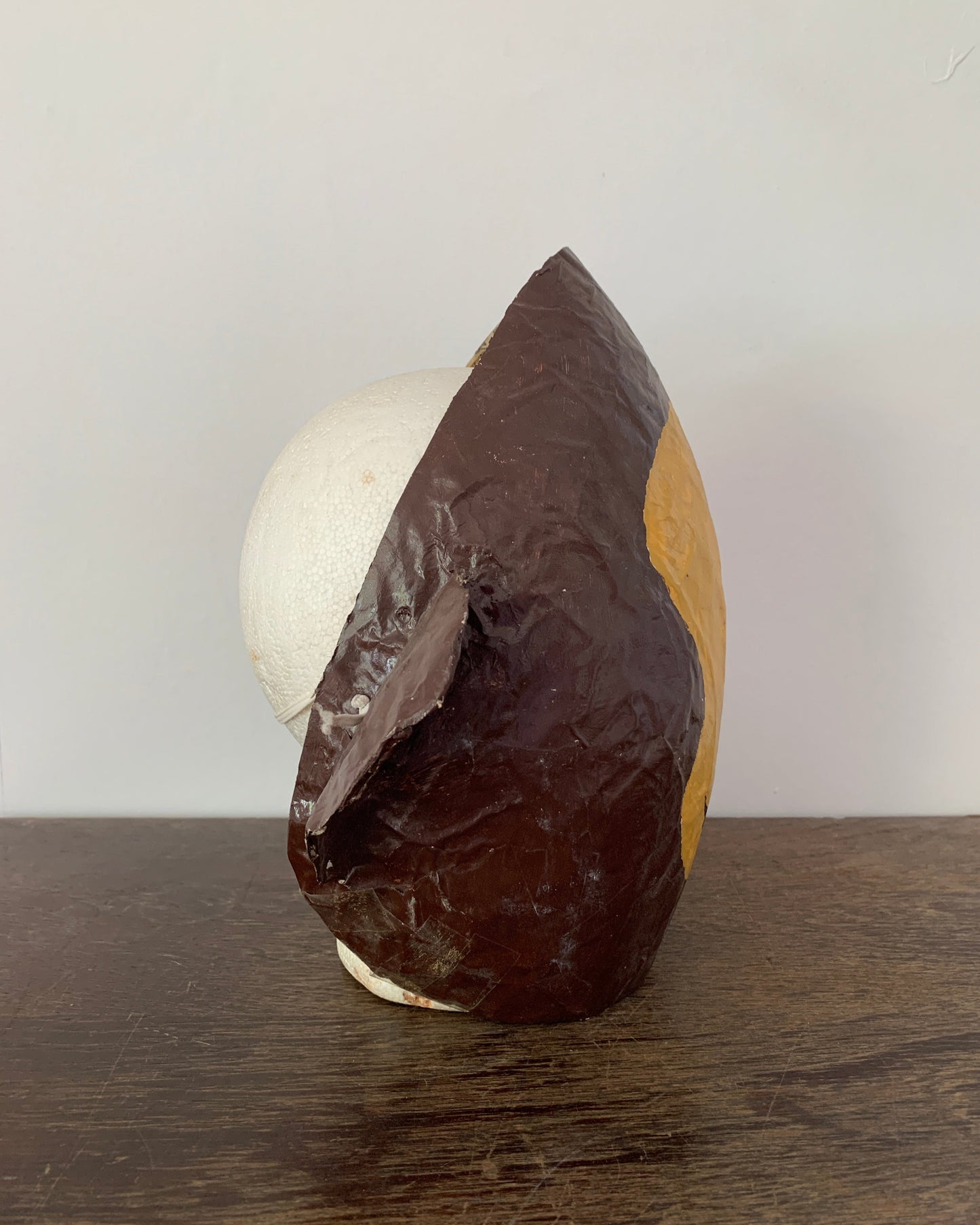 Affenmaske aus Pappmaché
