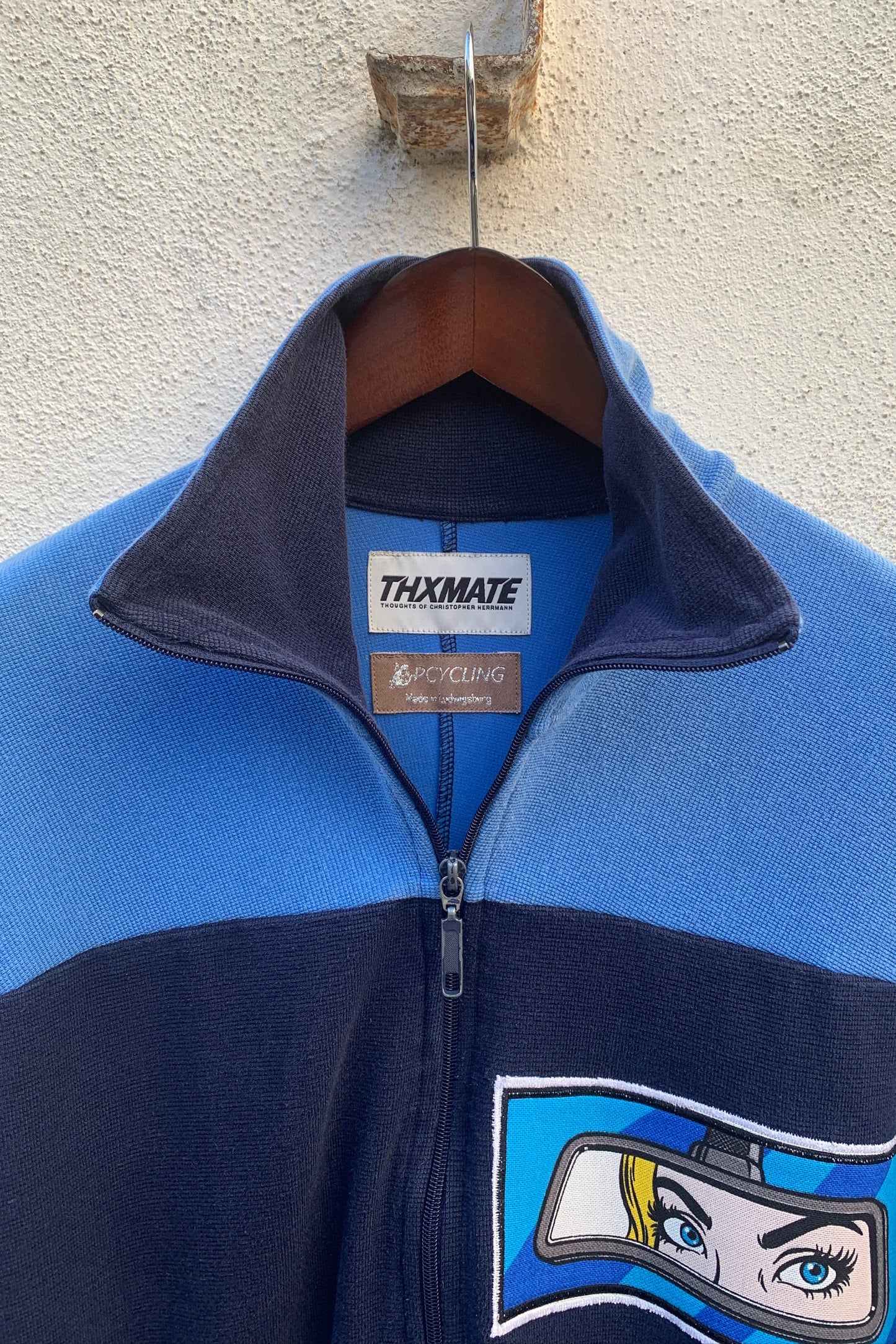 Upcycling Eyes On You Trainingsjacke Blau L