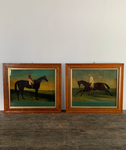 The Merry Monarch & Attila Kunstdrucke mit Holzrahmen
